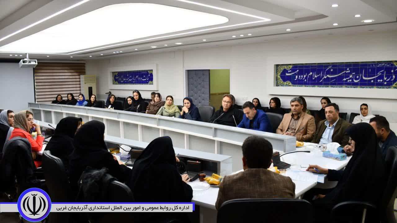 لزوم اجرایی شدن طرحهای حمایت از زنان خانهدار و کارآفرین در ماکو