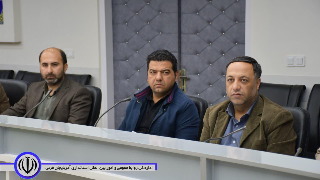 لزوم حذف واسطهها و ساماندهی بازار نان و میوه در ماکو