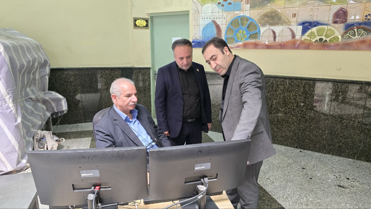 بازدید سرپرست فرمانداری از گمرک و پایانه مرزی بازرگان / تأکید بر لزوم تشدید کنترلهای مرزی با حفظ شأن مسافرین