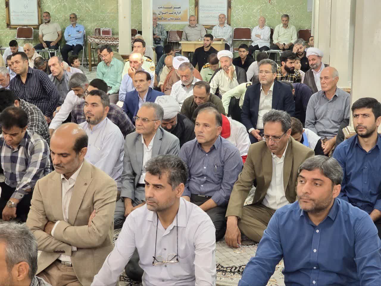 💢اقامه نماز عبادی ـ سیاسی جمعه در ماکو با حضور مسئولان و مردم مومن متدین شهرستان