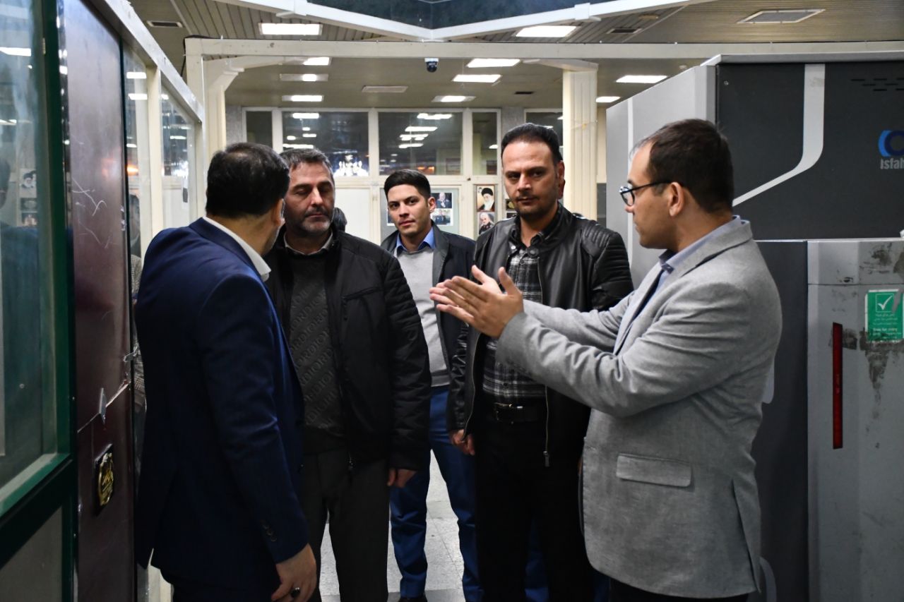 بازدید فرماندار ماکو و مدیرکل حوزه شورای اطلاعرسانی دولت از گمرک بازرگان