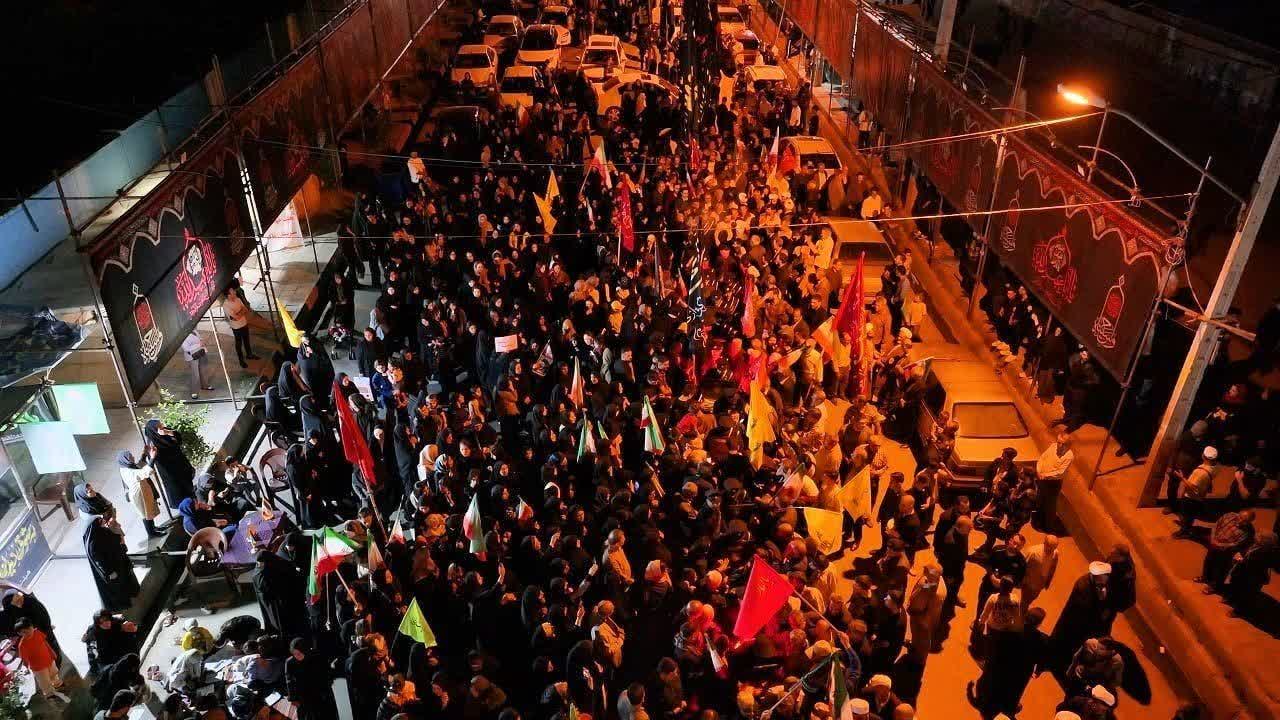 تداوم حضور فرماندار ماکو در تجمعات شبانه مردمی در حمایت از نیروهای مسلح و دفاع از ایران اسلامی