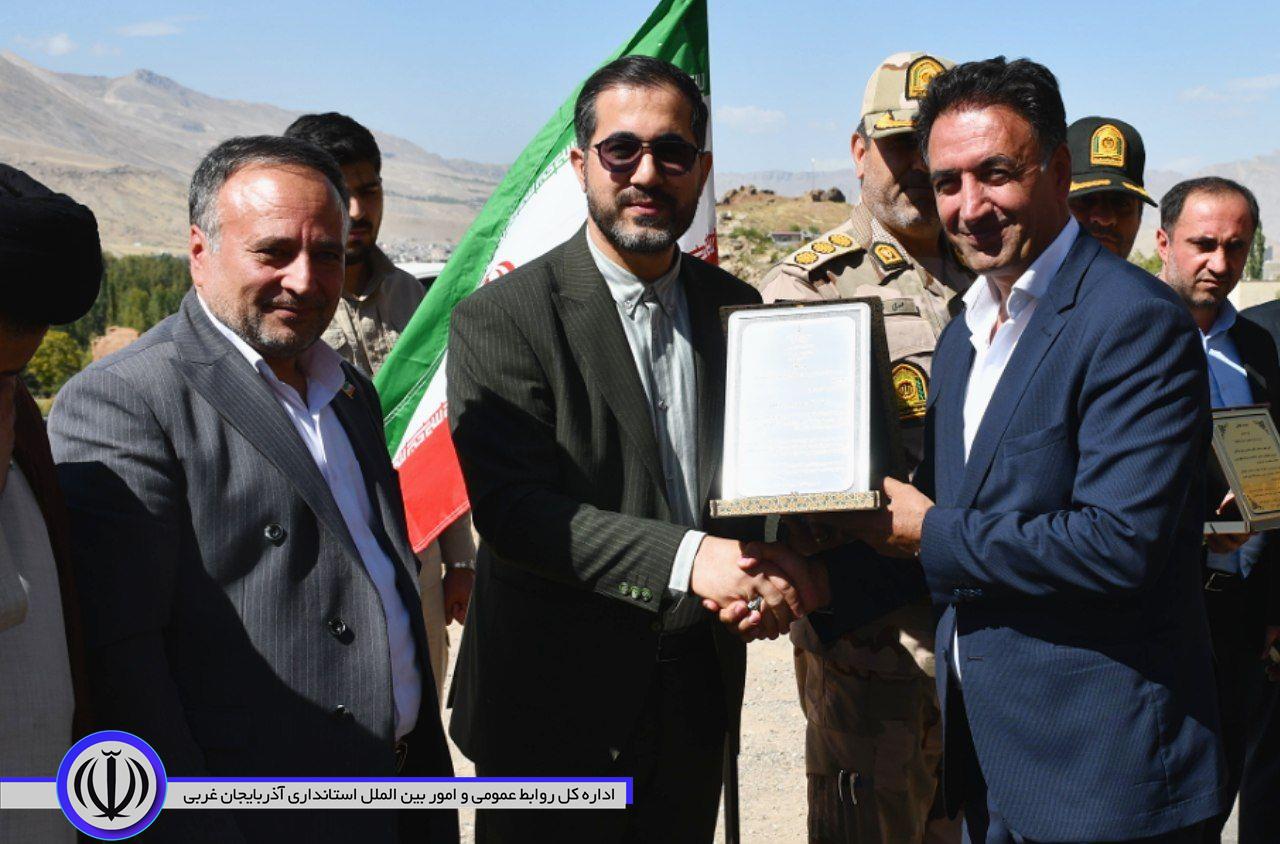 زمین چمن مصنوعی روستای قلعهجوق به بهره برداری رسید.