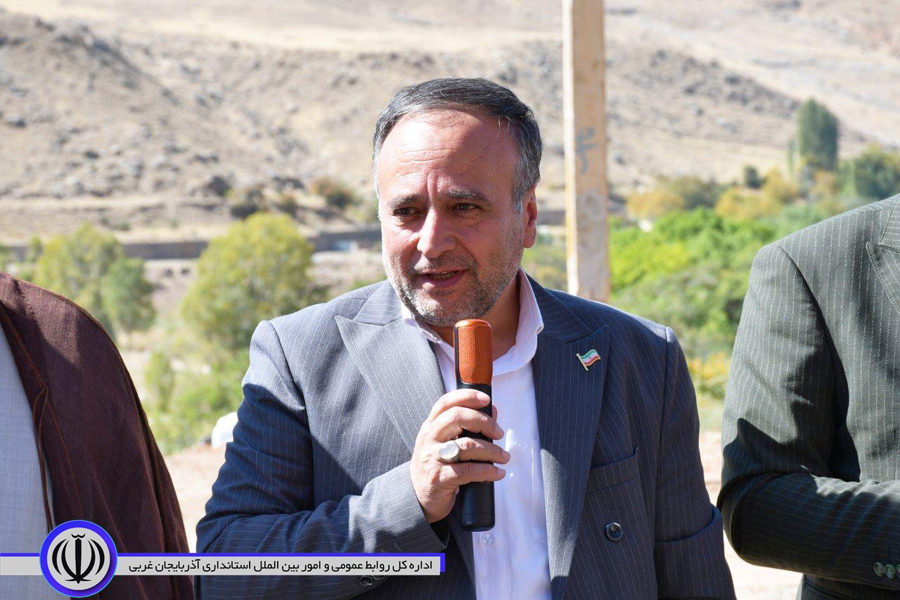 زمین چمن مصنوعی روستای قلعهجوق به بهره برداری رسید.