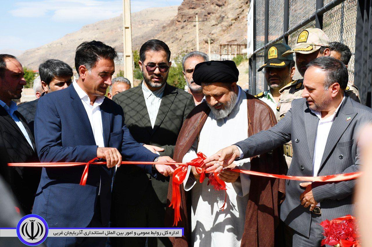 زمین چمن مصنوعی روستای قلعهجوق به بهره برداری رسید.