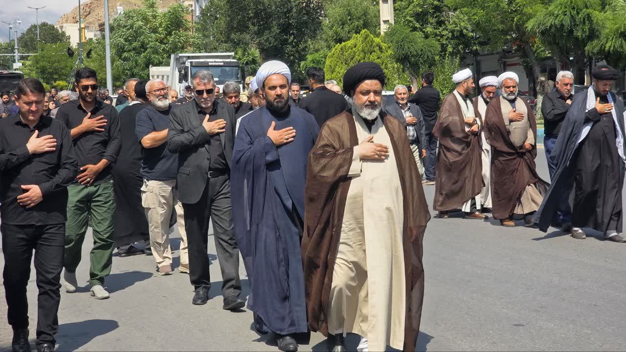 عزاداری خیابانی جاماندگان از مراسم وداع و تشییع آقای شهید ایران
