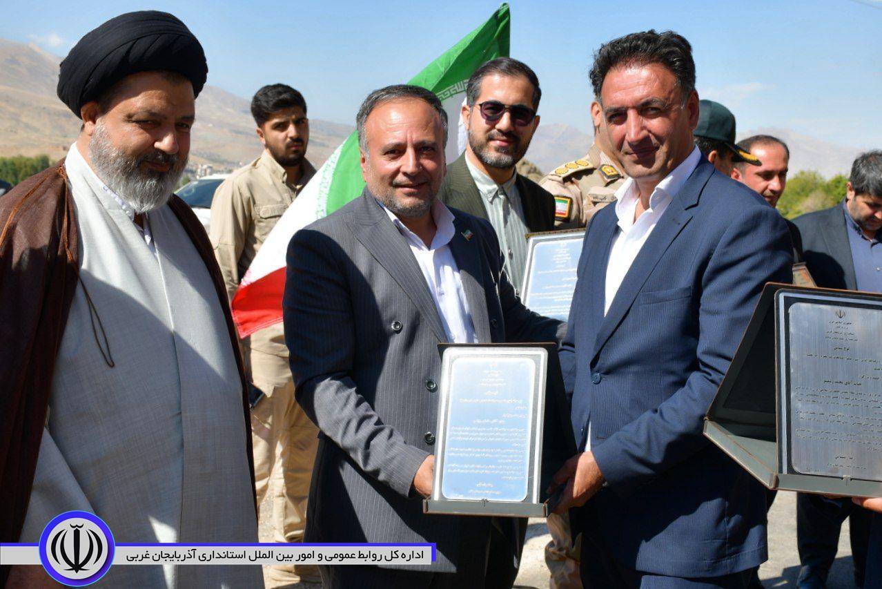 زمین چمن مصنوعی روستای قلعهجوق به بهره برداری رسید.