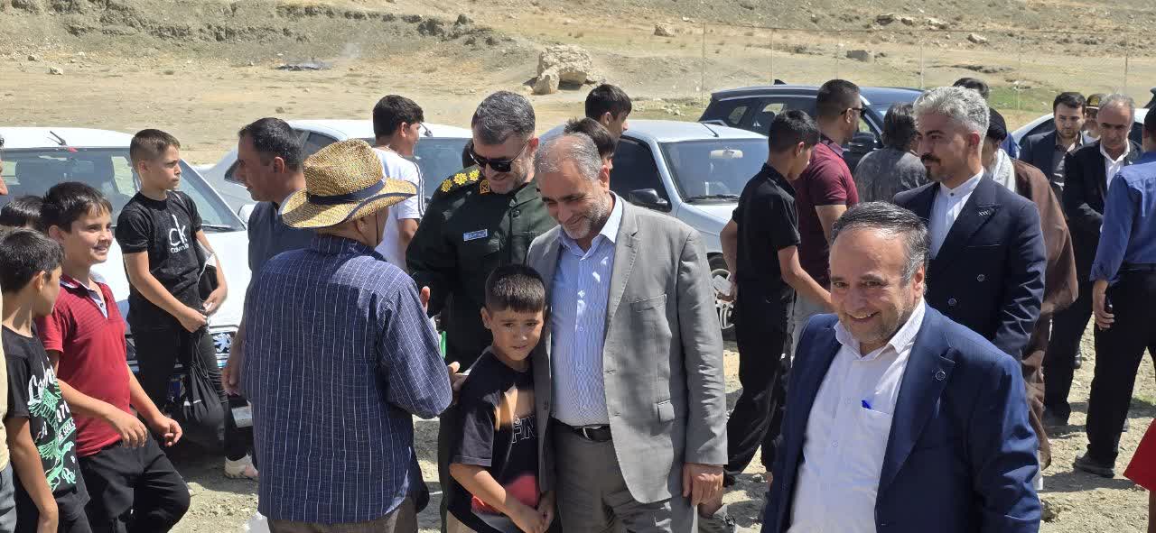 💢افتتاح زمین چمن مصنوعی روستای گجوت همزمان با هفته دولت