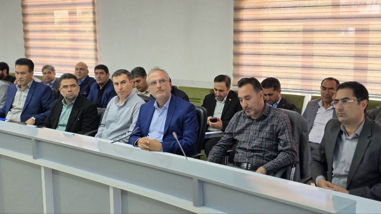 برگزاری جلسه شورای اداری شهرستان ماکو به ریاست شهلا تاجفر فرماندار شهرستان و با حضور جنگی رئیس دادگتری شهرستان ماکو و اعضای جلسه