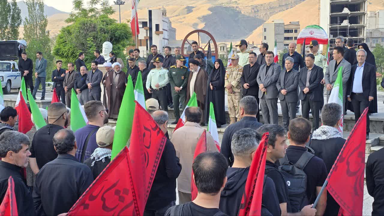 عزام کاروان 200 نفره عاشقان ولایت از ماکو به تهران برای حضور در آیین وداع و تشییع قائد امت