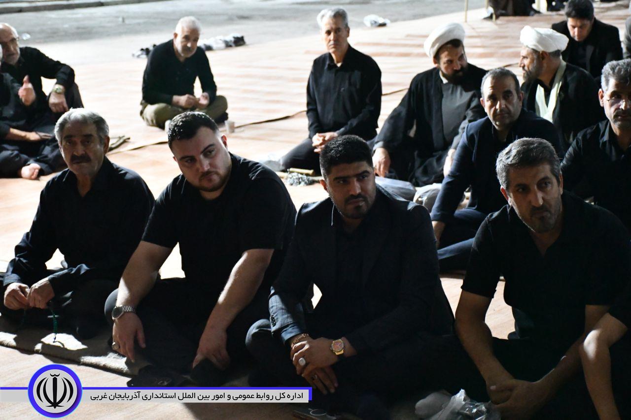 پیام عاشورا در دلهای مردم زنده است/ حضور سرپرست فرمانداری ماکو در آیین عزاداری هیئت رزمندگان اسلام