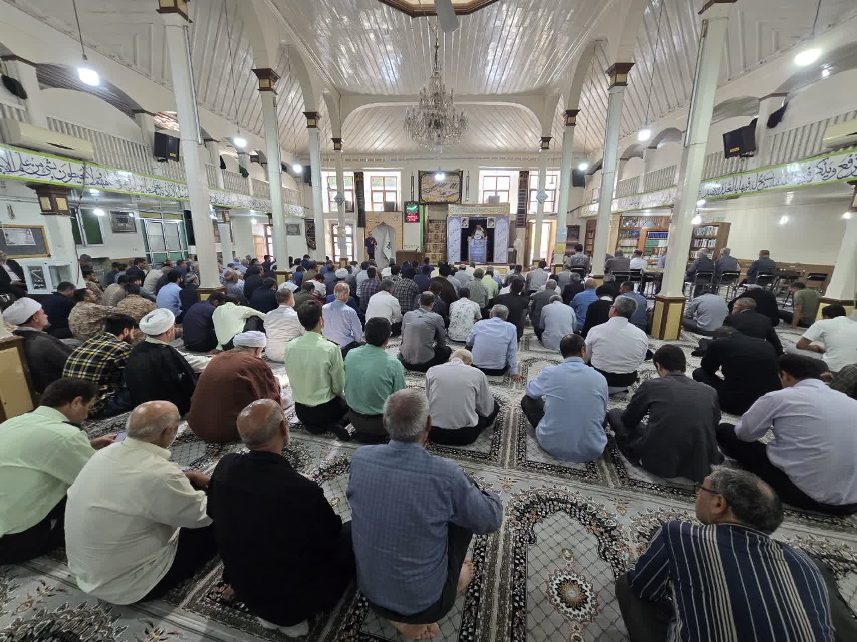 💢اقامه نماز عبادی ـ سیاسی جمعه در ماکو با حضور مسئولان و مردم مومن متدین شهرستان