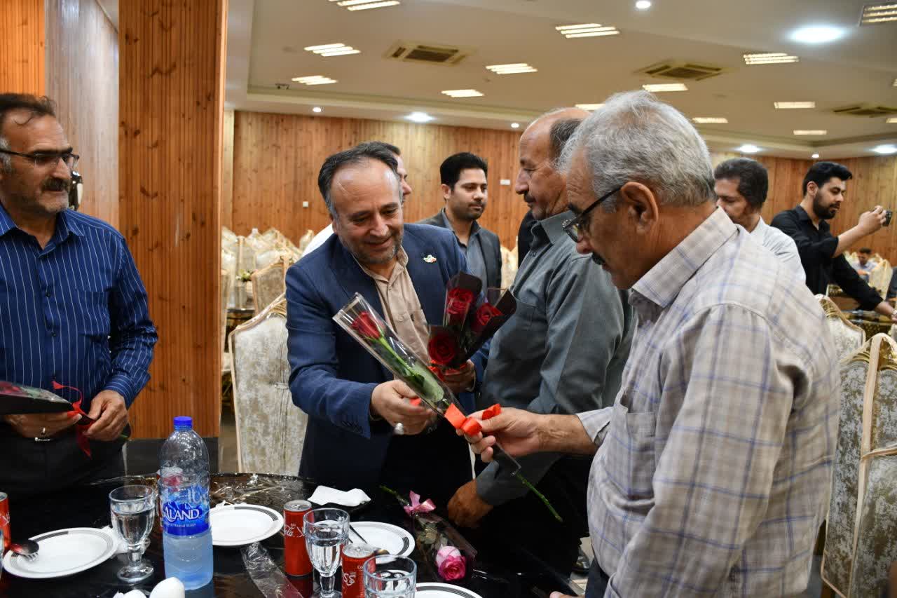 مراسم تجلیل از آزادگان سرافراز شهرستان ماکو با حضور سرپرست فرماندار شهرستان ماکو و اعضای شورای تامین برگزار شد.