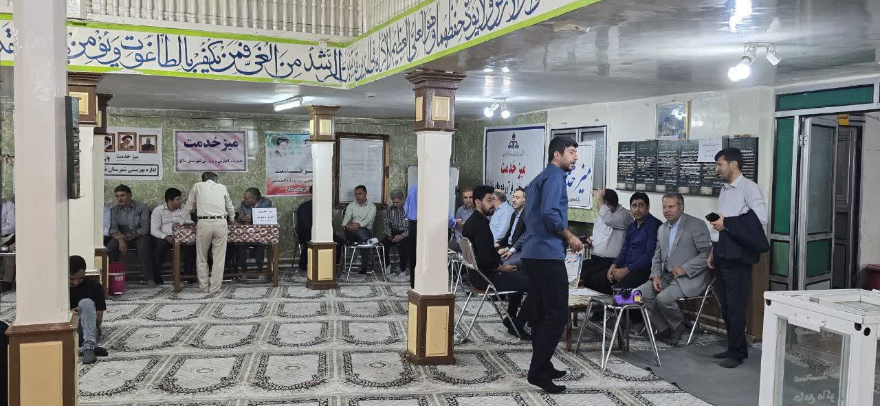 💢برگزاری میز خدمت ادارات خدماترسان در مسجد جامع ماکو همزمان با هفته دولت