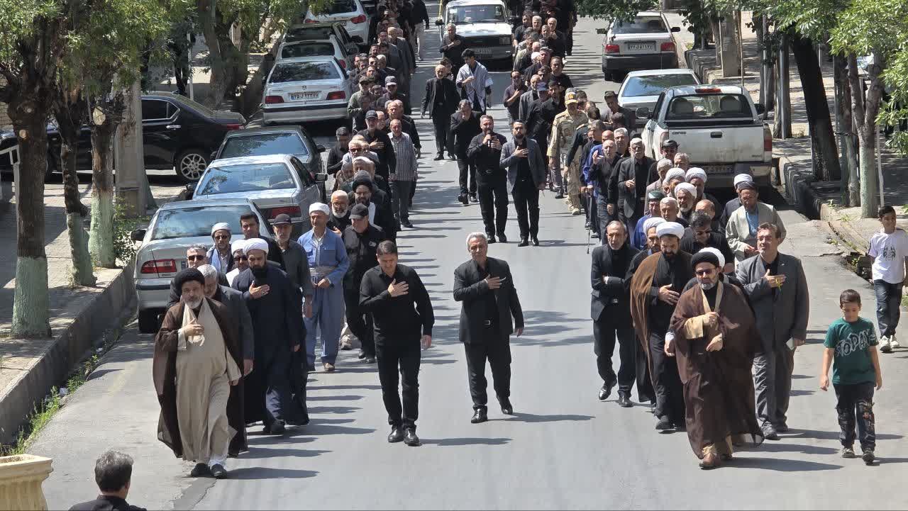 عزاداری خیابانی جاماندگان از مراسم وداع و تشییع آقای شهید ایران