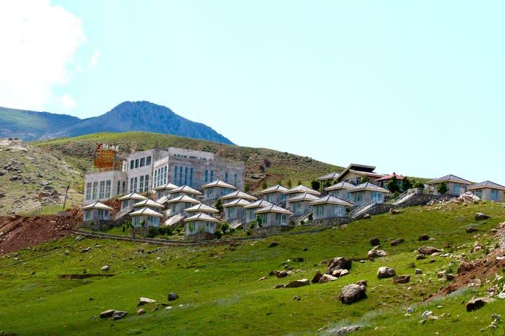 بازدید فرماندار ماکو و مسئولان کشوری و استانی از مجموعه تفریحی و گردشگری زیپلاین کوسج