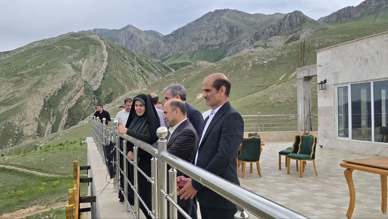 بازدید فرماندار ماکو و مسئولان کشوری و استانی از مجموعه تفریحی و گردشگری زیپلاین کوسج