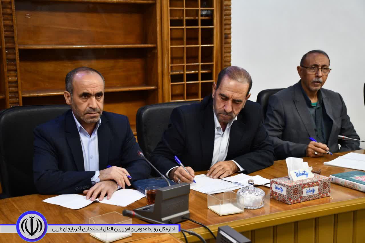 بررسی چالشهای شهرستان ماکو با حضور فرماندار و اعضای مجمع بسیجیان