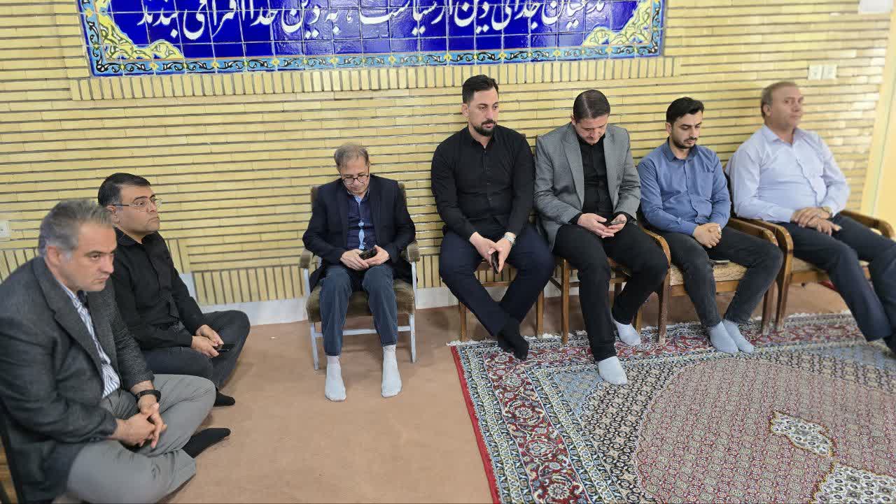 قرائت زیارت عاشورا همزمان با نخستین روز ماه محرم در فرمانداری ماکو