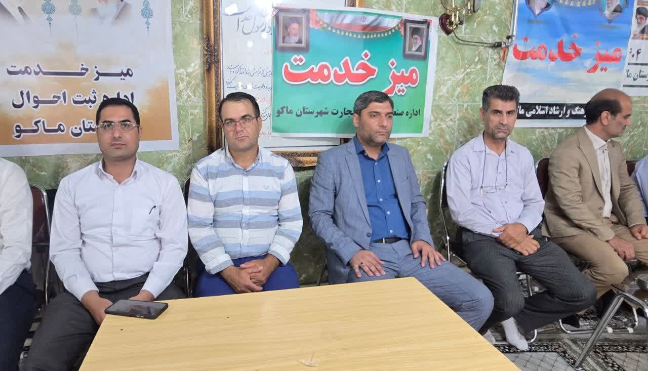 💢برگزاری میز خدمت ادارات خدماترسان در مسجد جامع ماکو همزمان با هفته دولت