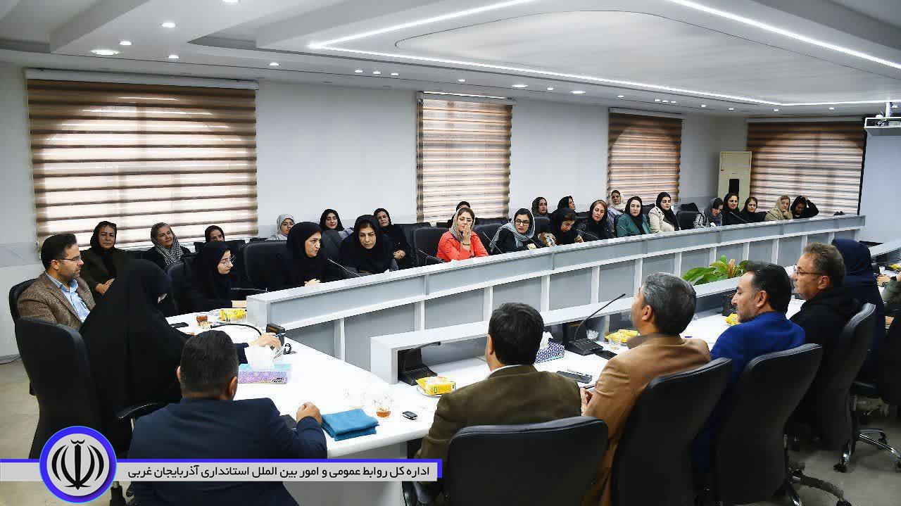 لزوم اجرایی شدن طرحهای حمایت از زنان خانهدار و کارآفرین در ماکو