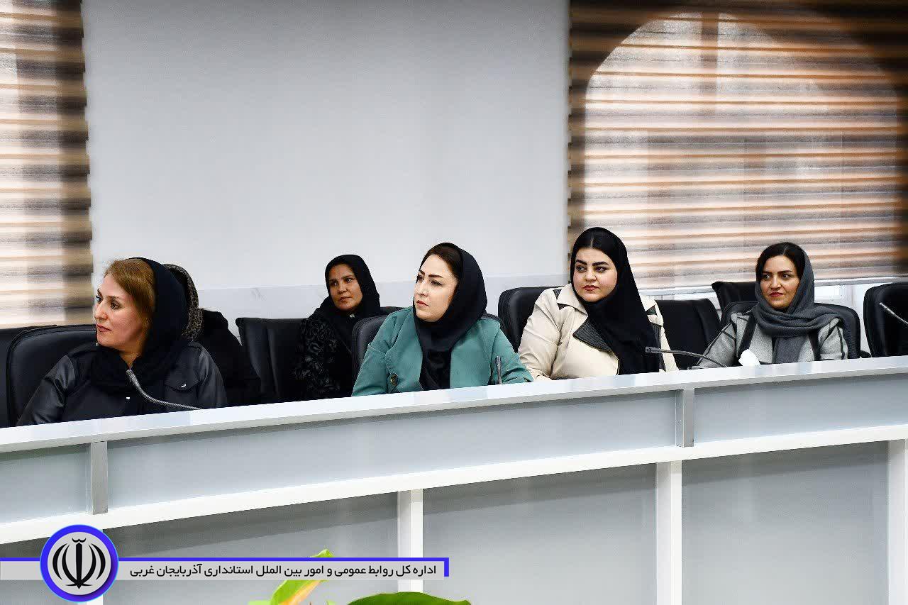 لزوم اجرایی شدن طرحهای حمایت از زنان خانهدار و کارآفرین در ماکو