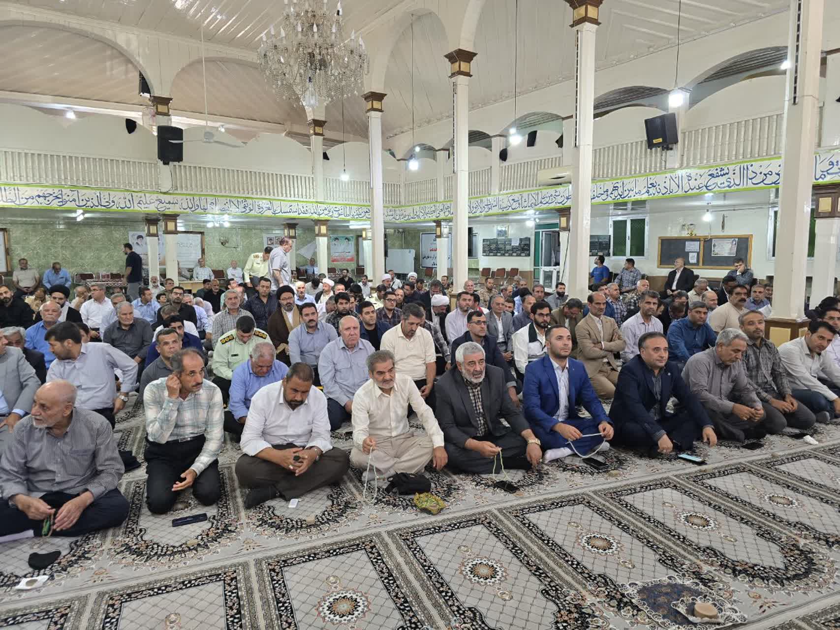 💢اقامه نماز عبادی ـ سیاسی جمعه در ماکو با حضور مسئولان و مردم مومن متدین شهرستان