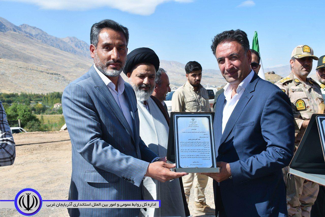 زمین چمن مصنوعی روستای قلعهجوق به بهره برداری رسید.