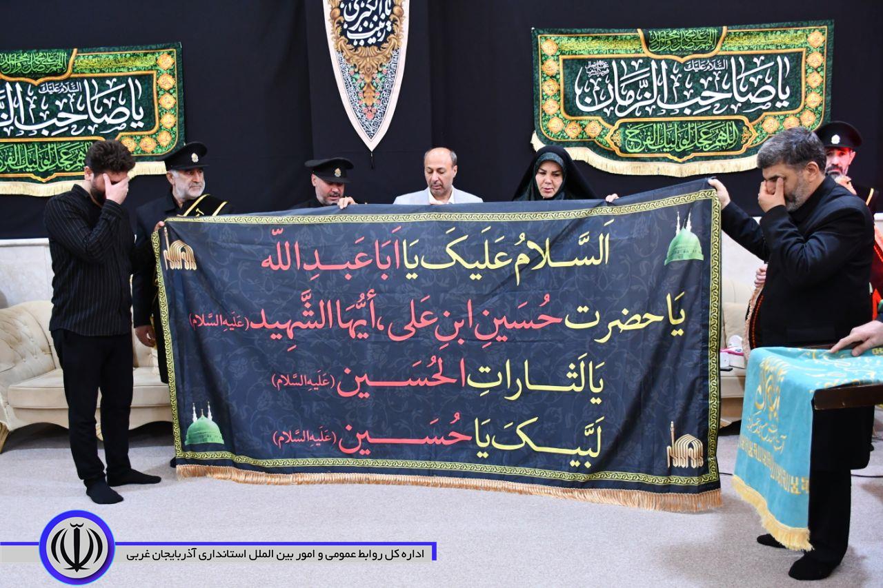 حضور خادمان مسجد مقدس جمکران و حاملان پرچمهای متبرک اعتاب مقدسه در ماکو