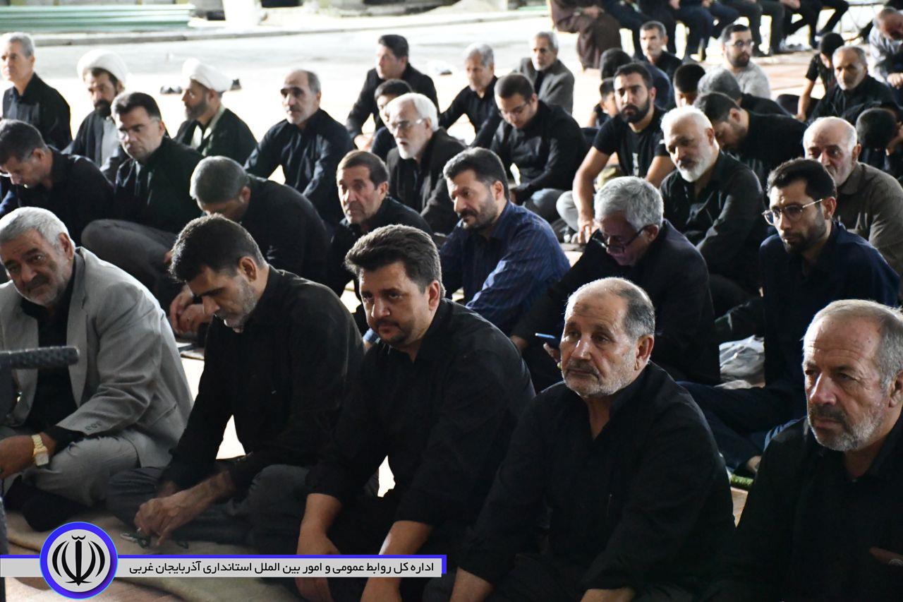 پیام عاشورا در دلهای مردم زنده است/ حضور سرپرست فرمانداری ماکو در آیین عزاداری هیئت رزمندگان اسلام