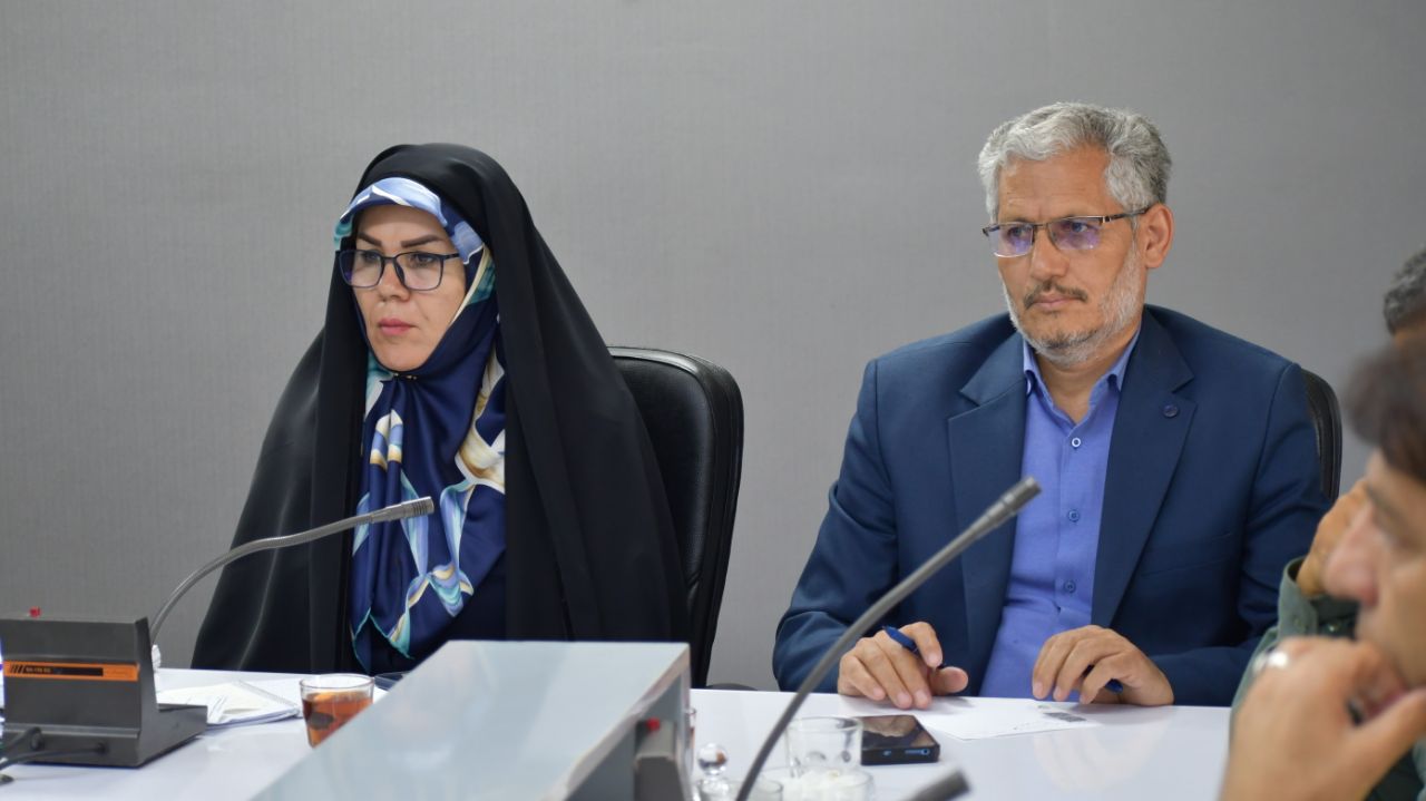 برگزاری جلسه شورای اداری شهرستان ماکو به ریاست شهلا تاجفر فرماندار شهرستان و با حضور جنگی رئیس دادگتری شهرستان ماکو و اعضای جلسه
