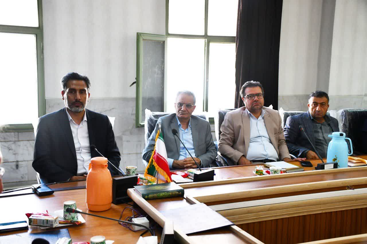 💢سرپرست فرمانداری ماکو گفت: عدالت آموزشی و رفع محرومیت مدارس باید اولویت اساسی باشد.