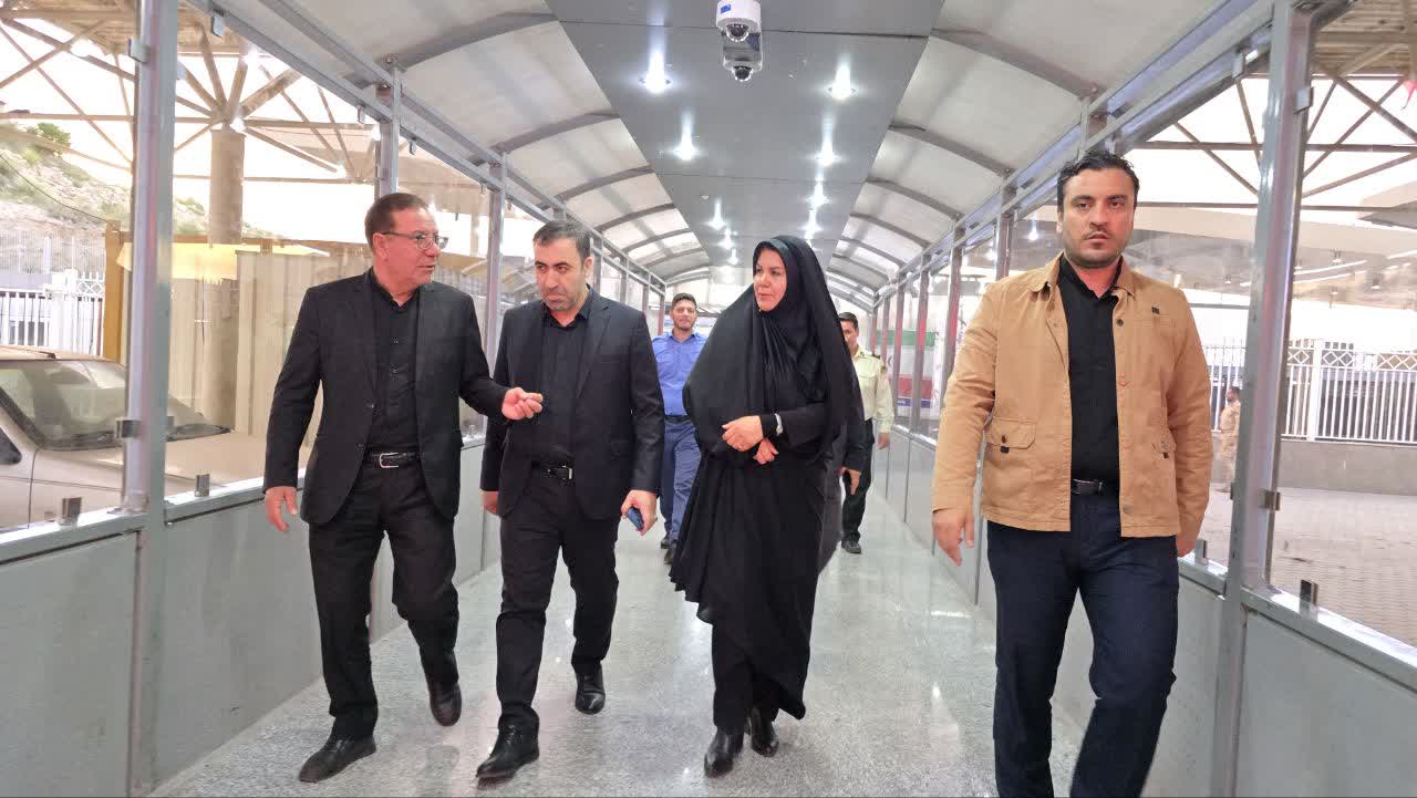 بازدید میدانی فرماندار ماکو از گمرک و پایانه مرزی بازرگان برای بررسی زیرساخت‌های استقبال از زائران اربعین