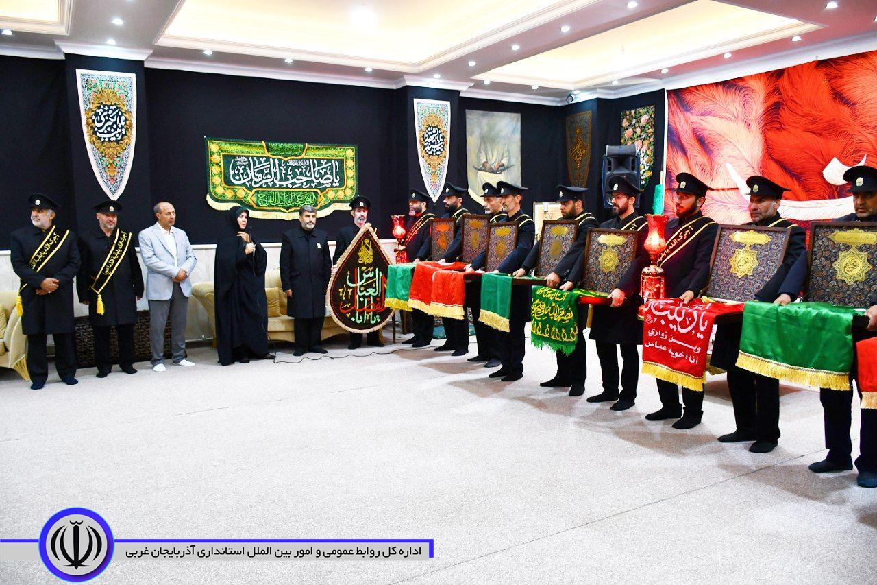 حضور خادمان مسجد مقدس جمکران و حاملان پرچمهای متبرک اعتاب مقدسه در ماکو