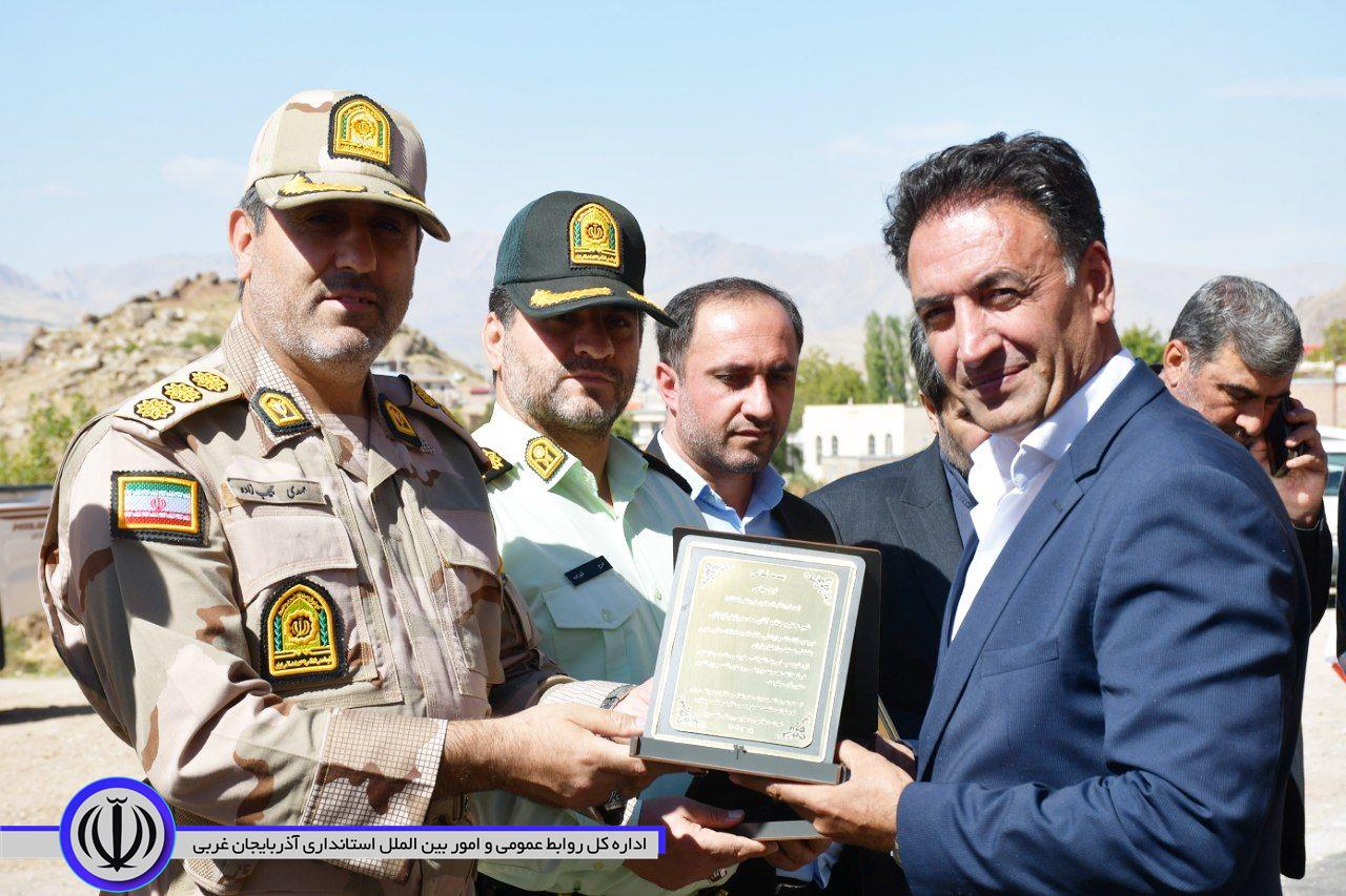 زمین چمن مصنوعی روستای قلعهجوق به بهره برداری رسید.