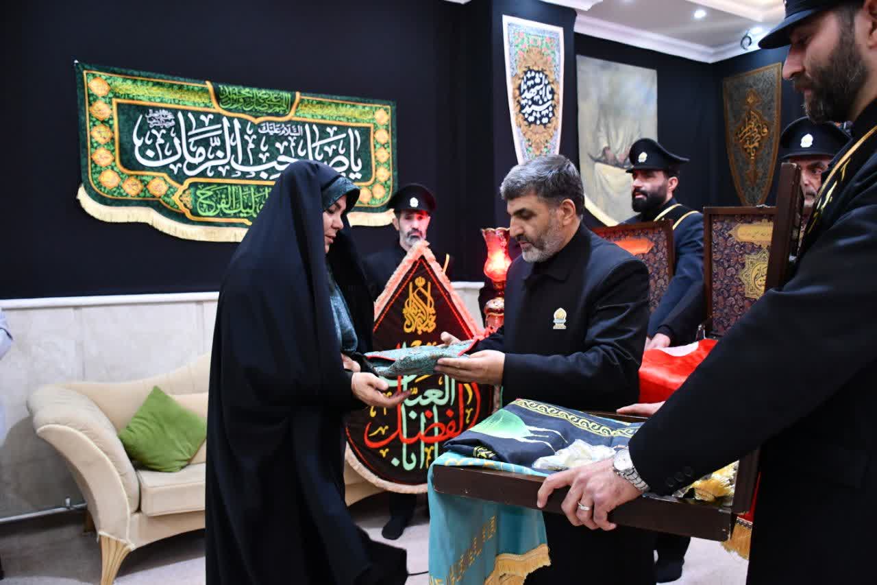 در آستانه پیشواز از ماه محرم؛ حضور خادمان مسجد مقدس جمکران و حاملان پرچمهای متبرک اعتاب مقدسه در ماکو
