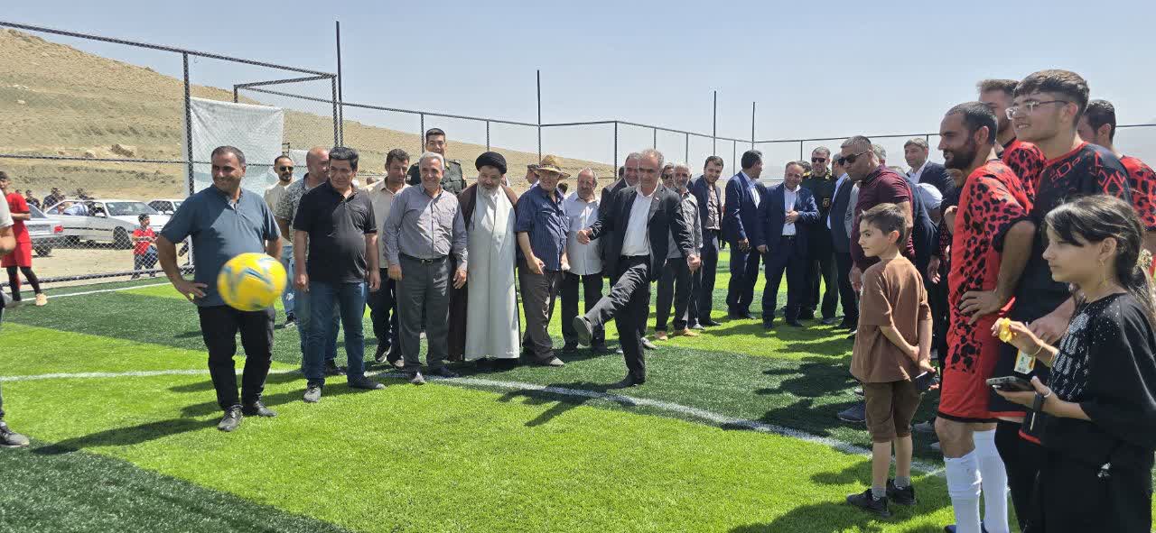 💢افتتاح زمین چمن مصنوعی روستای گجوت همزمان با هفته دولت