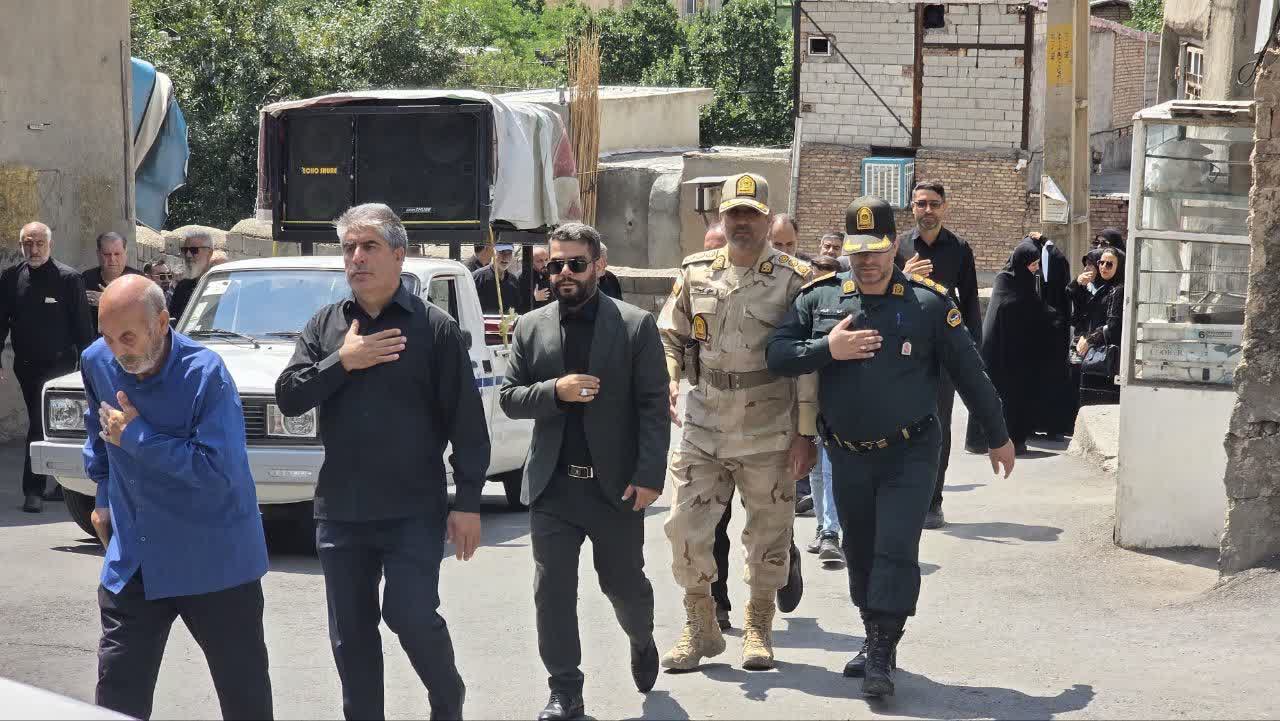 عزاداری خیابانی جاماندگان از مراسم وداع و تشییع آقای شهید ایران