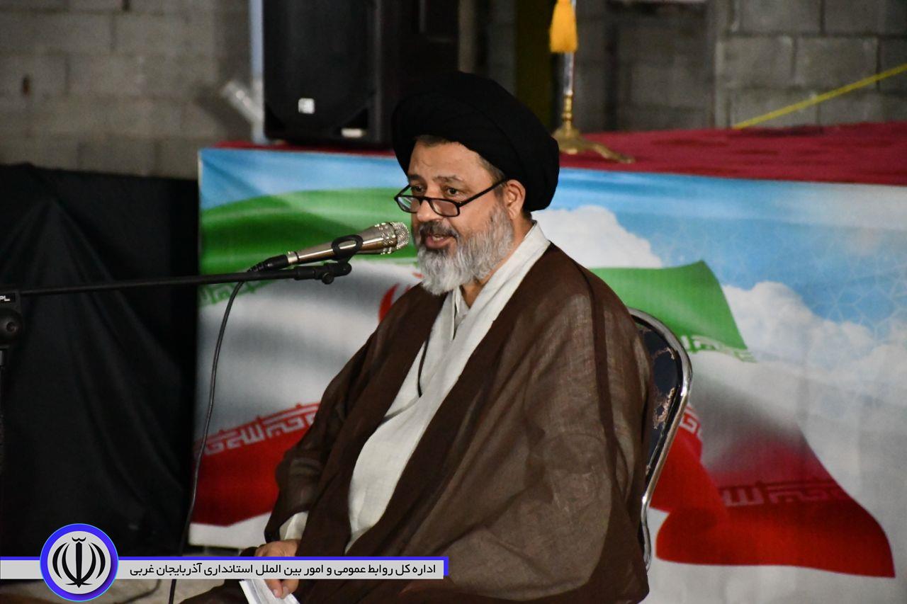 پیام عاشورا در دلهای مردم زنده است/ حضور سرپرست فرمانداری ماکو در آیین عزاداری هیئت رزمندگان اسلام