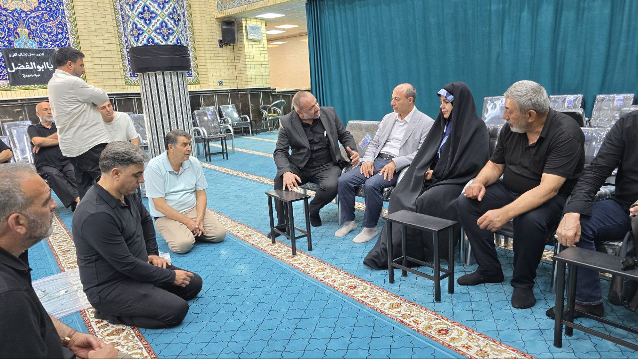 دیدار فرماندار ماکو با زائران ترکیهای شرکتکننده در آیین تشییع رهبر شهید ایران