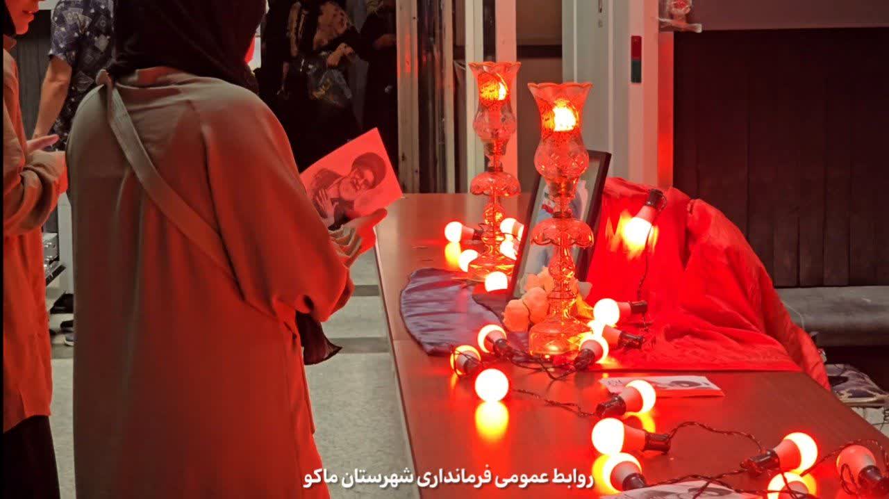 ورود زائران ترکیهای برای شرکت در مراسم تشییع رهبر شهید از مرز بازرگان