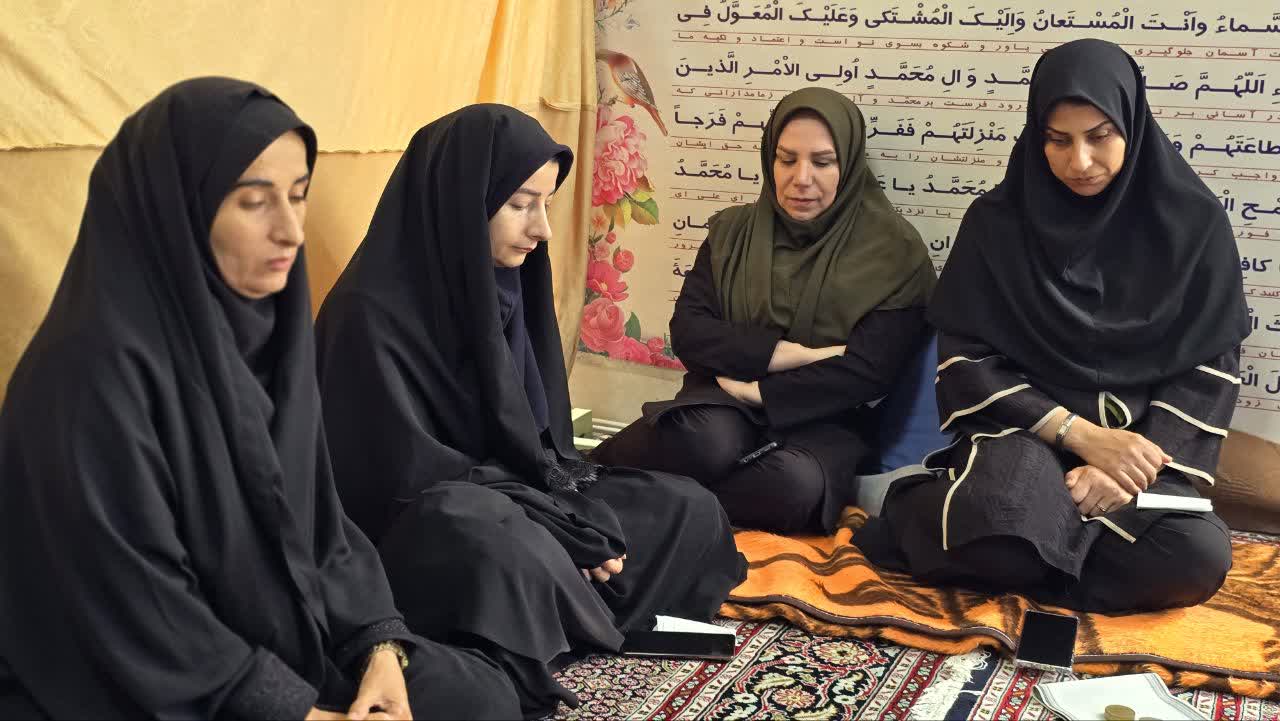 قرائت زیارت عاشورا همزمان با نخستین روز ماه محرم در فرمانداری ماکو