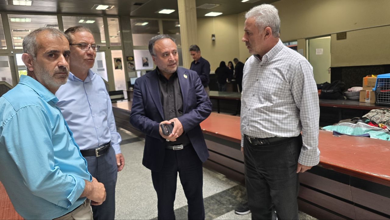 بازدید سرپرست فرمانداری از گمرک و پایانه مرزی بازرگان / تأکید بر لزوم تشدید کنترلهای مرزی با حفظ شأن مسافرین