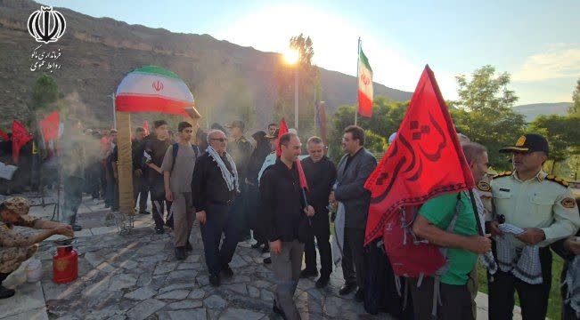 عزام کاروان 200 نفره عاشقان ولایت از ماکو به تهران برای حضور در آیین وداع و تشییع قائد امت
