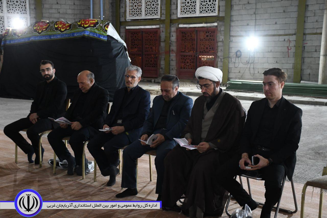 پیام عاشورا در دلهای مردم زنده است/ حضور سرپرست فرمانداری ماکو در آیین عزاداری هیئت رزمندگان اسلام