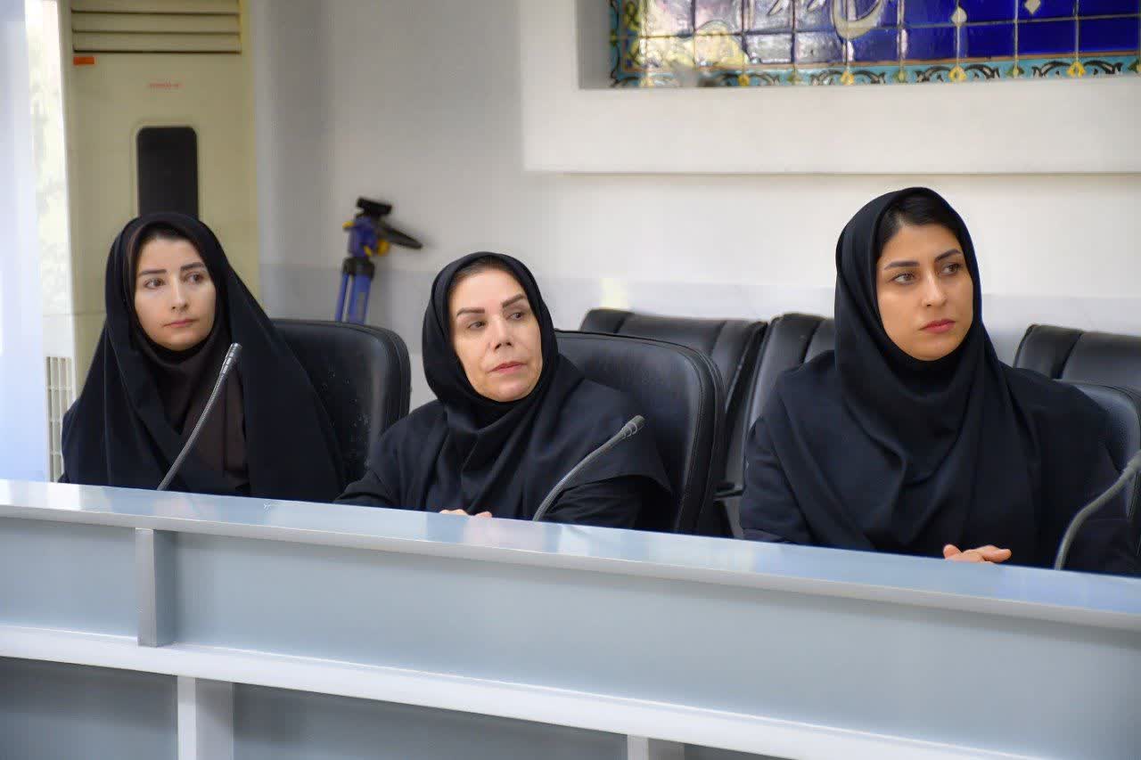 💢همنشینی سرپرست فرمانداری ماکو با همکاران مجموعه فرمانداری در پاسداشت روز کارمند و هفته دولت