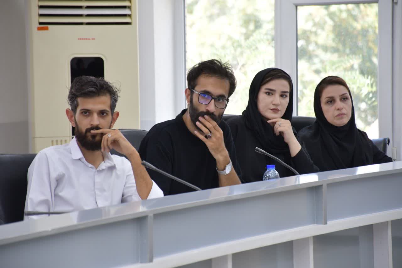 💢نشست صمیمی فرماندار ماکو با اصحاب فرهنگ، هنر و رسانه در هفته دولت