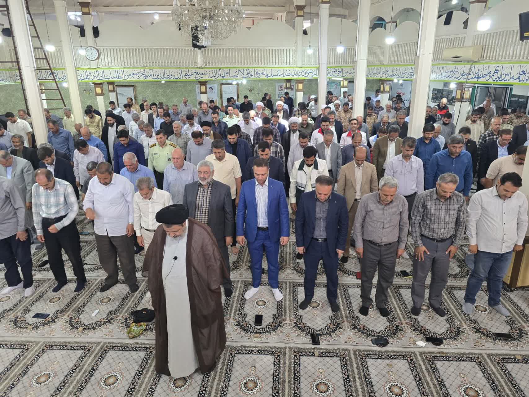 💢اقامه نماز عبادی ـ سیاسی جمعه در ماکو با حضور مسئولان و مردم مومن متدین شهرستان