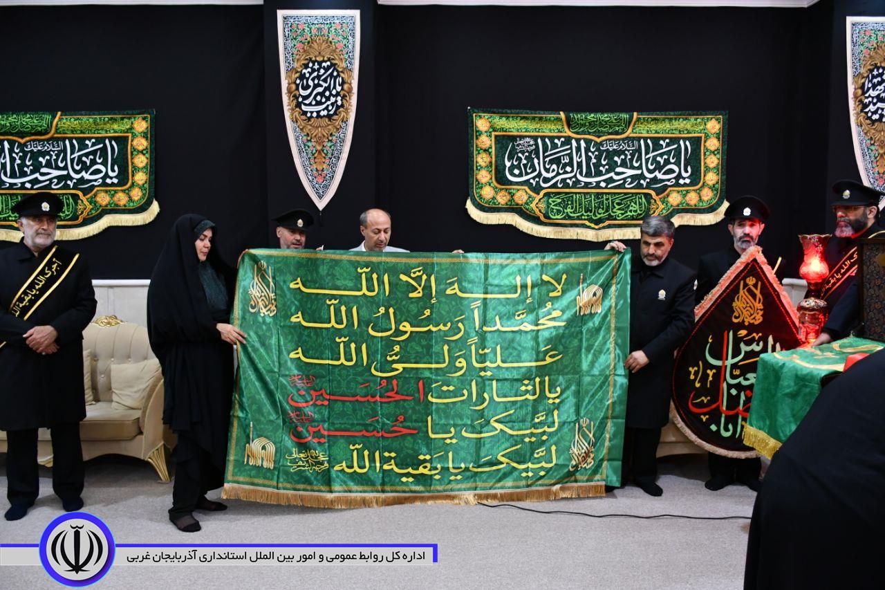 حضور خادمان مسجد مقدس جمکران و حاملان پرچمهای متبرک اعتاب مقدسه در ماکو
