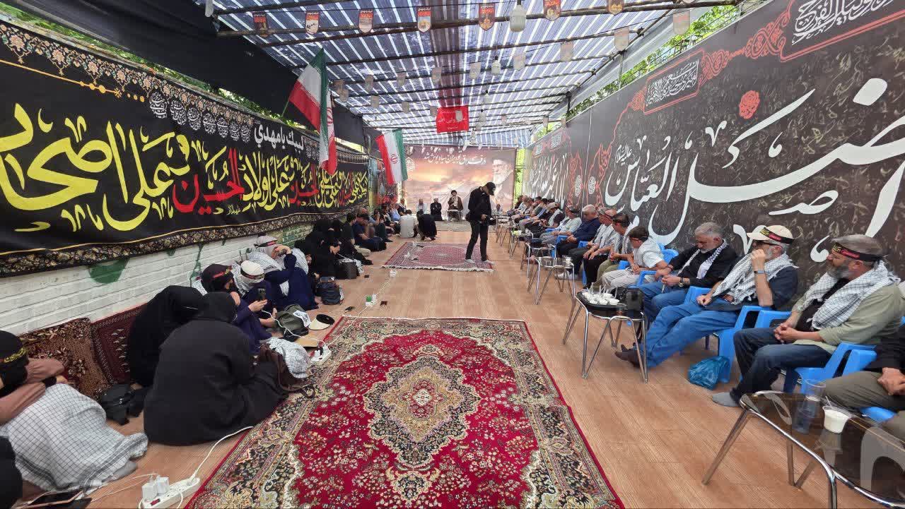 ورود زائران ترکیهای برای شرکت در مراسم تشییع رهبر شهید از مرز بازرگان